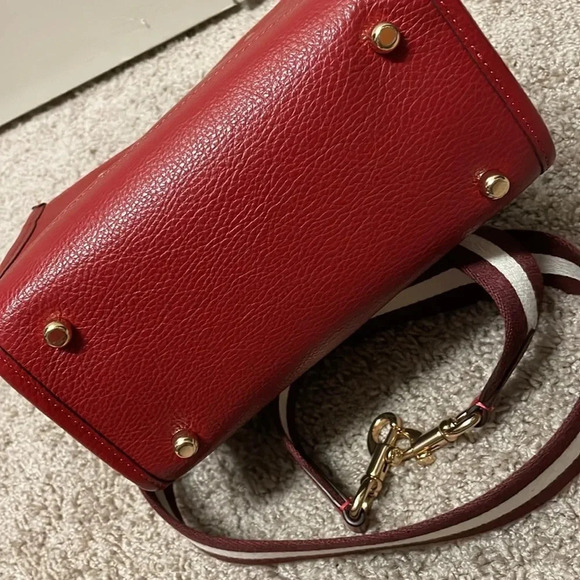 Dempsey Tote 22 With Coach Patch And Heart Charm - Picture 4 of 8